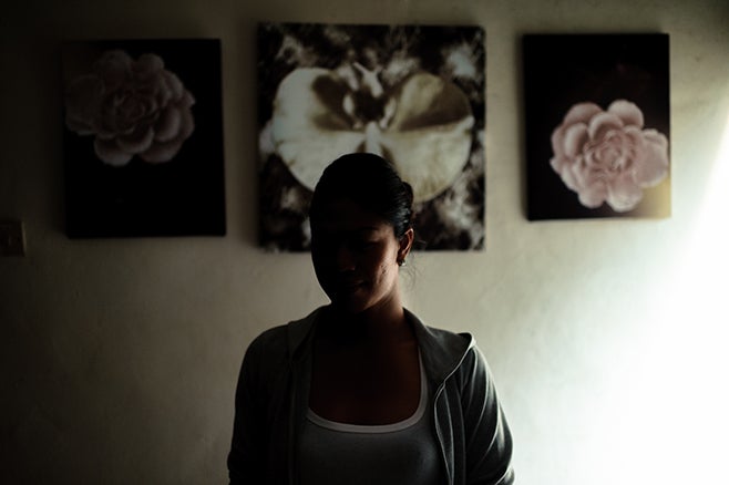 马来西亚LGBT人群遭到国家官员及其代理人的歧视与虐待，包括公部门医护人员，教师和地方政府行政人员。