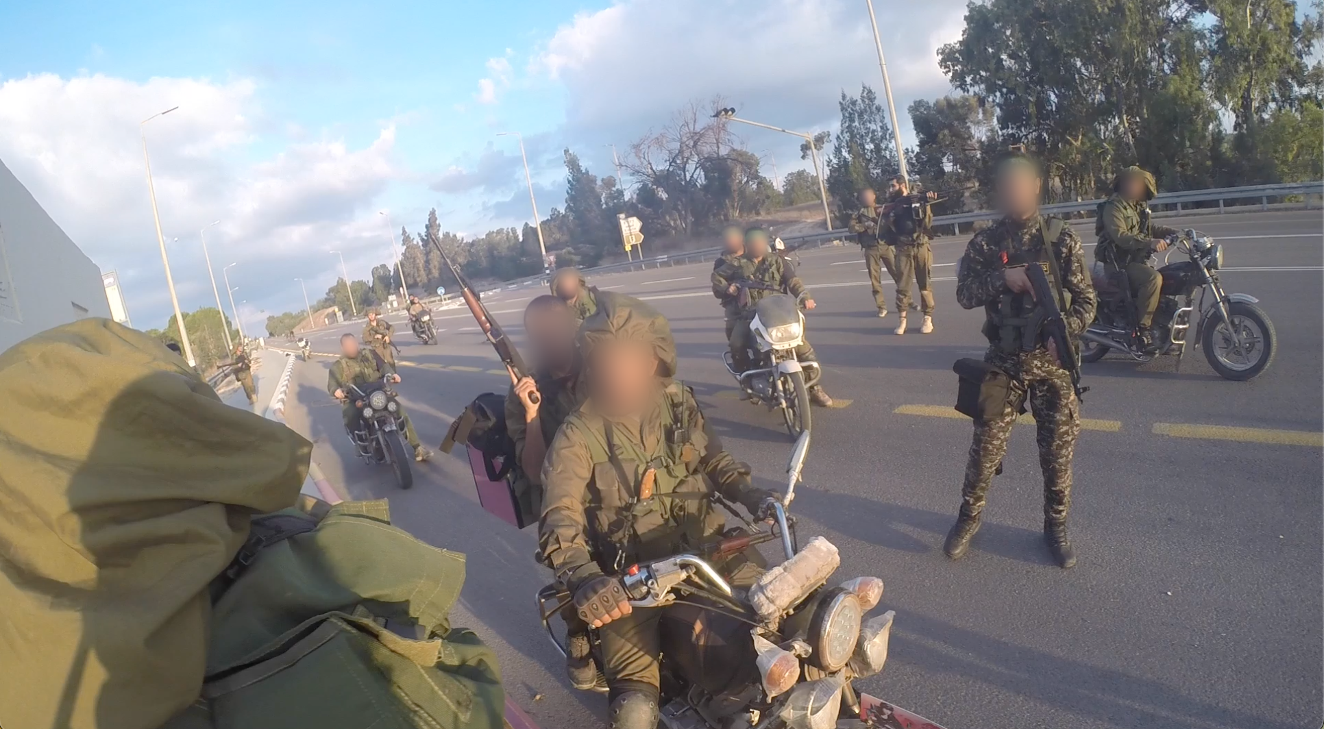 Image extraite d’une vidéo montrant l’une des attaques menées par des combattants palestiniens dans le sud d’Israël le 7 octobre 2023.