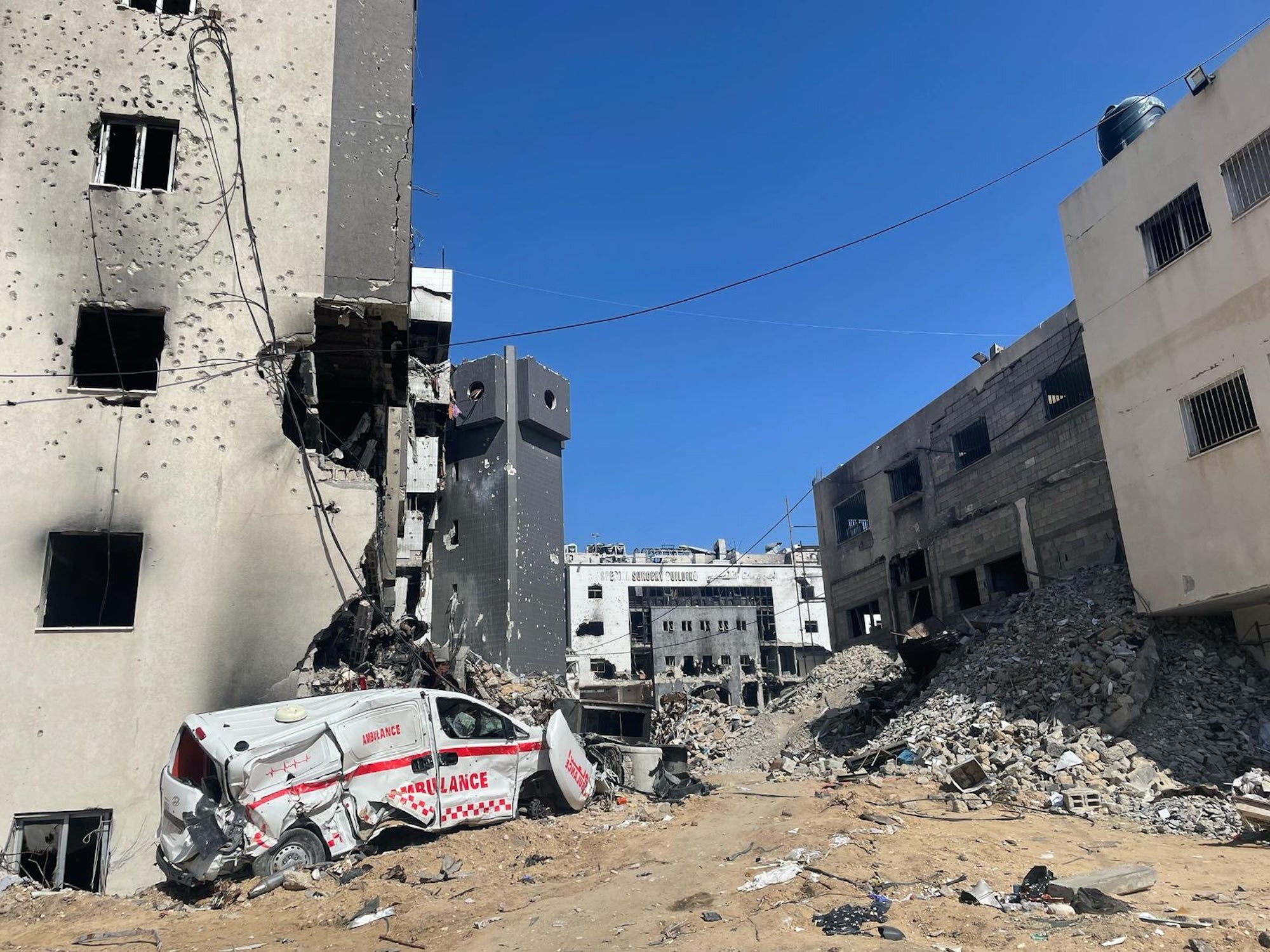 Umfangreiche Schäden und Zerstörung am Gesundheitskomplex al-Shifa im Februar 2025, den israelische Streitkräfte im November 2023 und März 2024 überfallen hatten.