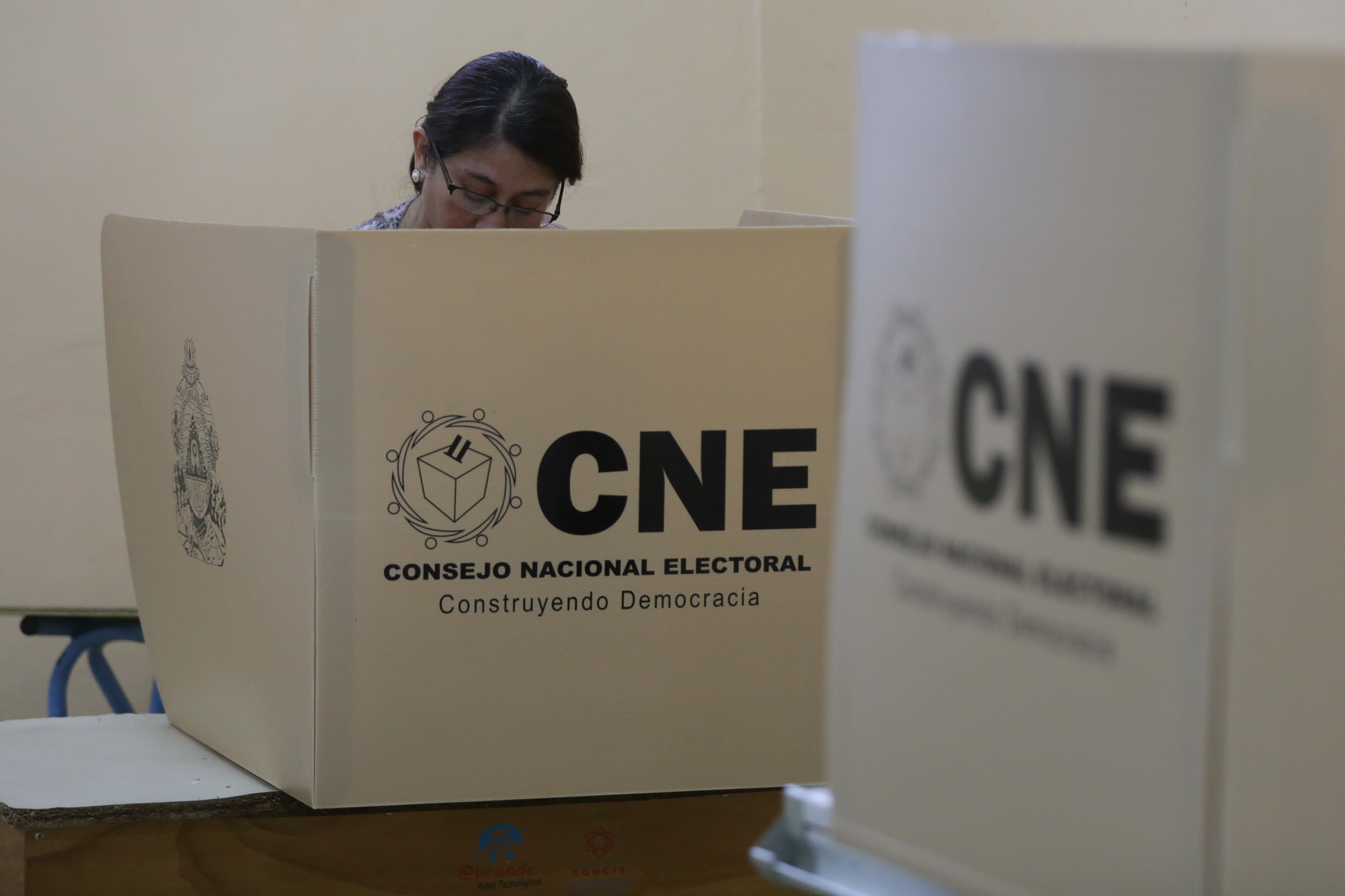 Honduran citizens vote during the primary elections in Tegucigalpa, Honduras on March 9, 2025.