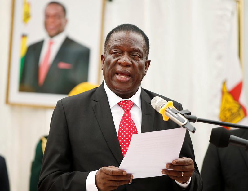 Zimbabwean President Emmerson Mnangagwa officiates at the swearing in ceremony for his cabinet at State House in Harare, Zimbabwe, December 4, 2017. © 2017 Reuters