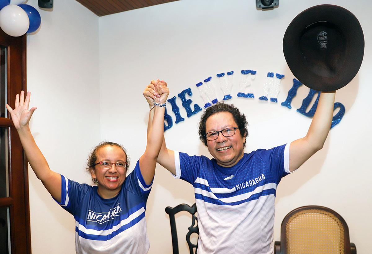 Journalists Lucia Pineda and Miguel Mora celebrate their release after spending almost six months in jail in Managua on June 11, 2019.