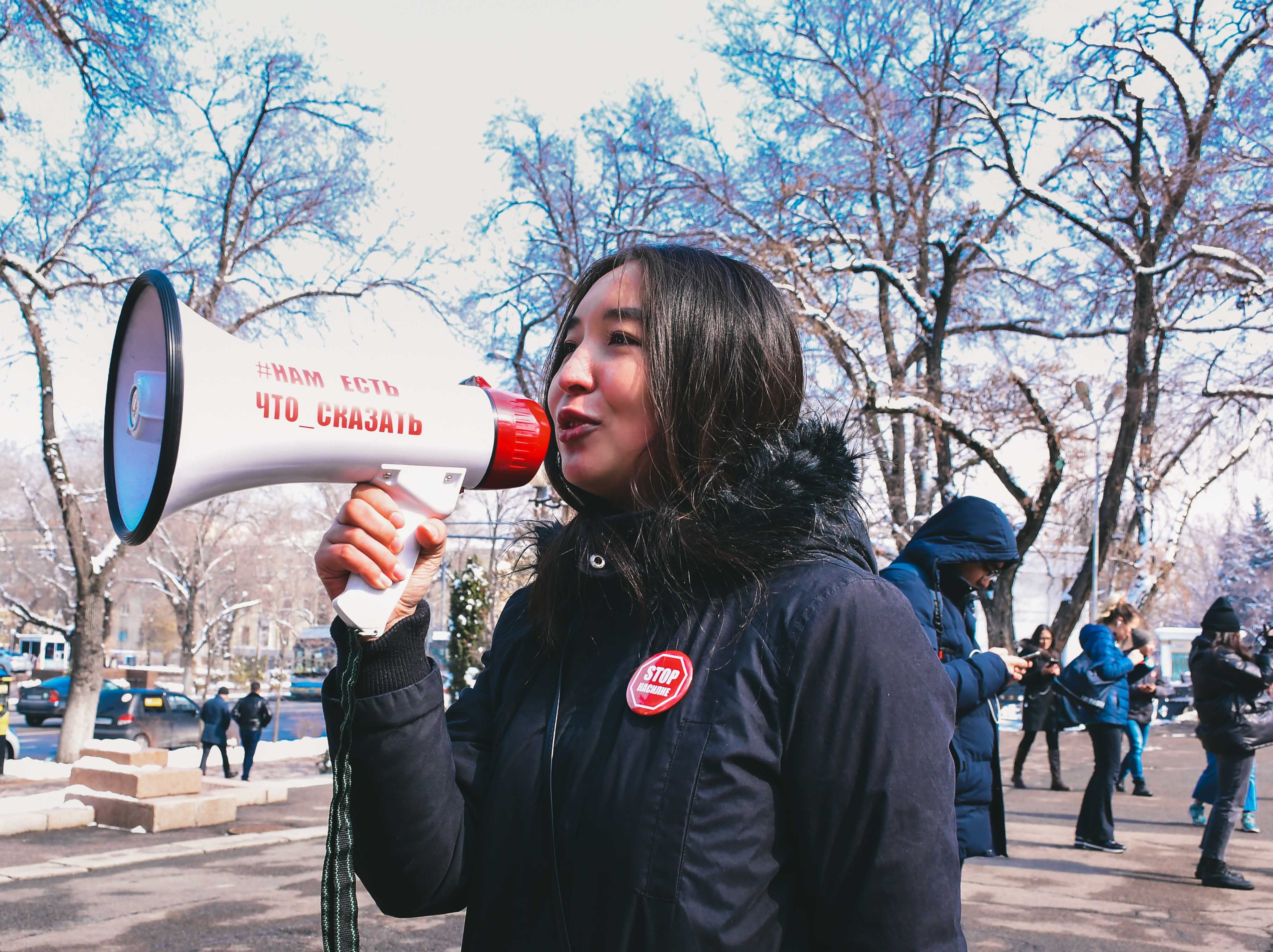 Фариза Оспан на женском марше в Алматы 8 марта 2020 г. © Казфем/Эйри Дуйсенова, 2020.