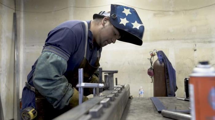 Alan “Superman” González soldando, 5 de junio de 2018