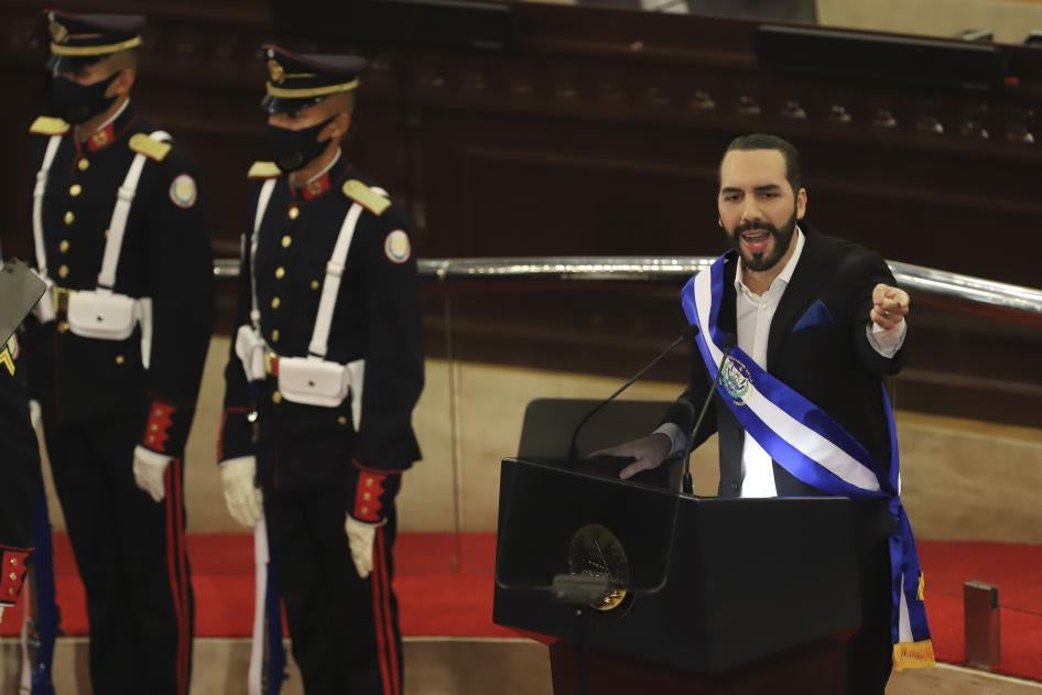 El Presidente de El Salvador, Nayib Bukele, pronuncia su discurso anual a la nación ante la Asamblea Legislativa, en San Salvador, El Salvador, el martes 1 de junio.