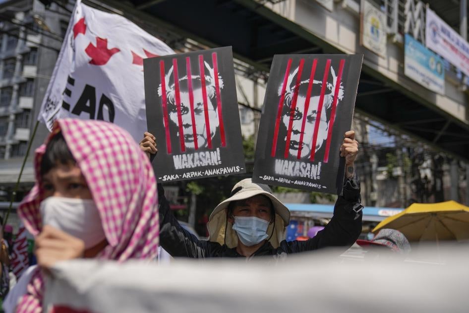 202112asia_philippines_protest