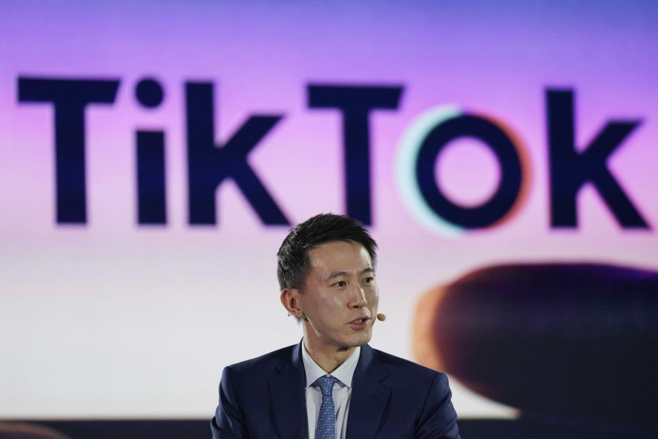 Shou Zi Chew, chief executive officer of TikTok Inc., speaks during the Bloomberg New Economy Forum in Singapore, November 16, 2022.