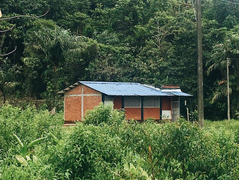 The school that serves Carrá.