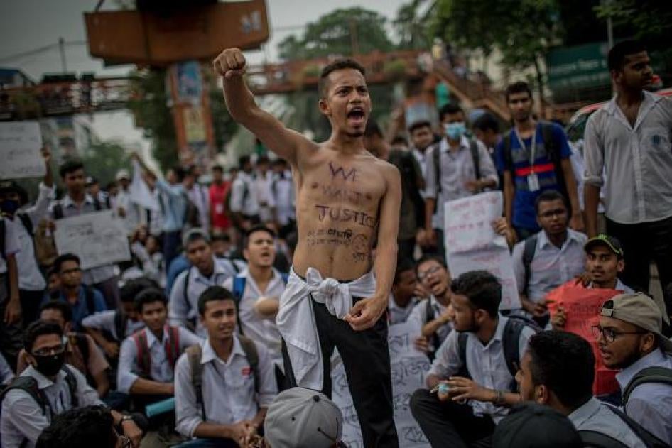 201808asia_bangladesh_studentprotest