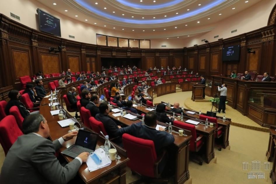 Հայաստանի խորհրդարանում քննարկում են օրենքի նախագիծը, որը թույլ կտա միջամտել մասնավոր կյանքի իրավունքին