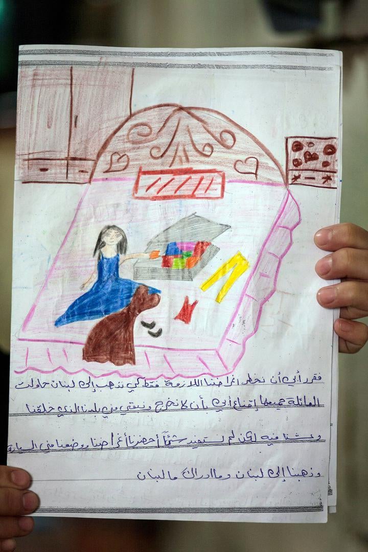 لم نستطع الاحتمال أكثر، كانت هناك غارات جوية مكثفة، وكان الموت أمامنا. لذلك قررنا أن نحزم أغراضنا ونسافر إلى لبنان. تركنا تعليمنا وعائلاتنا خلفنا".