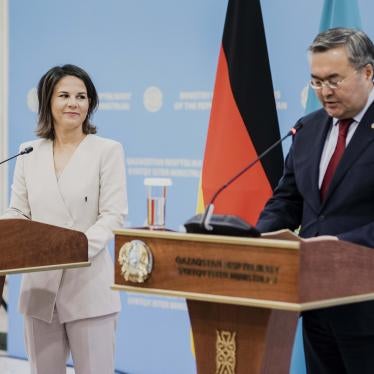 Annalena Baerbock (left), Federal Foreign Minister, and Muchtar Tleuberdi, Foreign Minister of Kazakhstan, during a press conference in Astana, October 31, 2022.