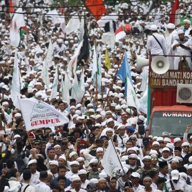 Thousands people from various Islamic organizations marched to the Jakarta Governor Office in October, 2016.